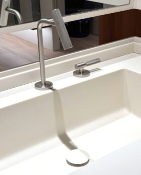 Deck-Mounted Two-Hole Modern Mixer Tap with Knurled Handle