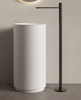 Traditional Pillar-Style Bathroom Basin Tap